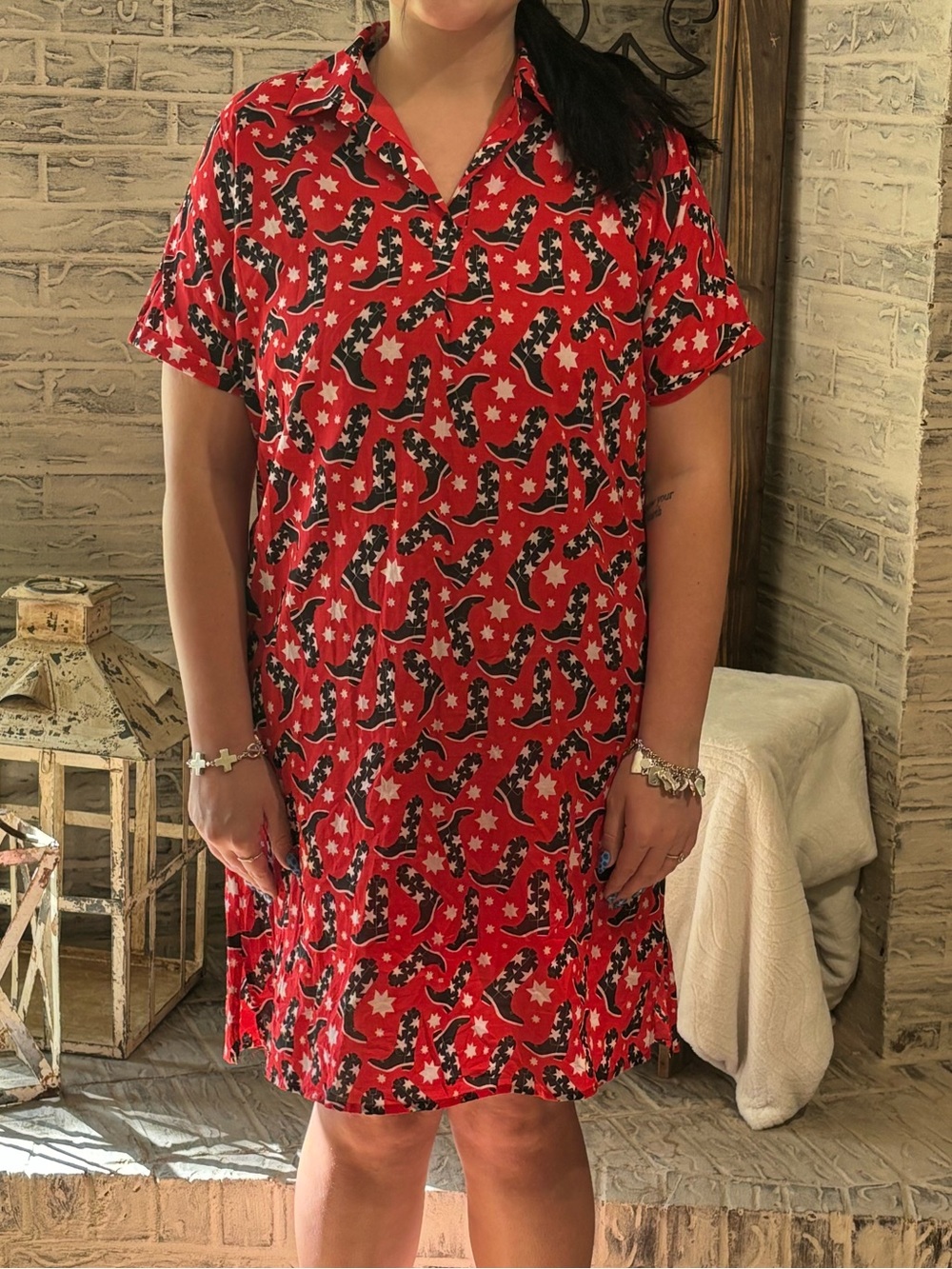 Red Short Sleeve Collared Women’s Dress with Star Print